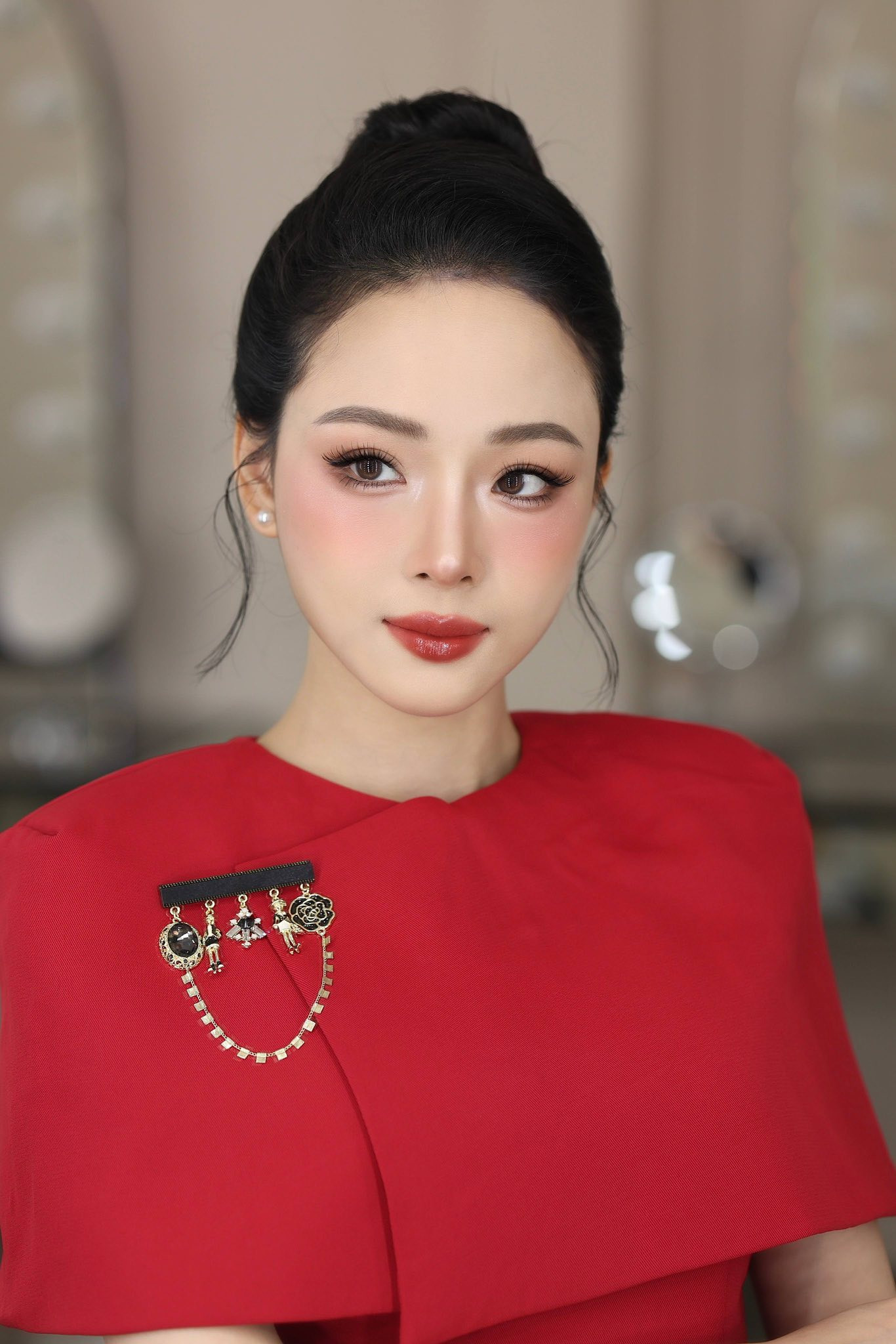 18 năm sau ngày đăng quang hoa hậu ở nước ngoài, mỹ nhân Việt này đang làm công việc gì?- Ảnh 2.