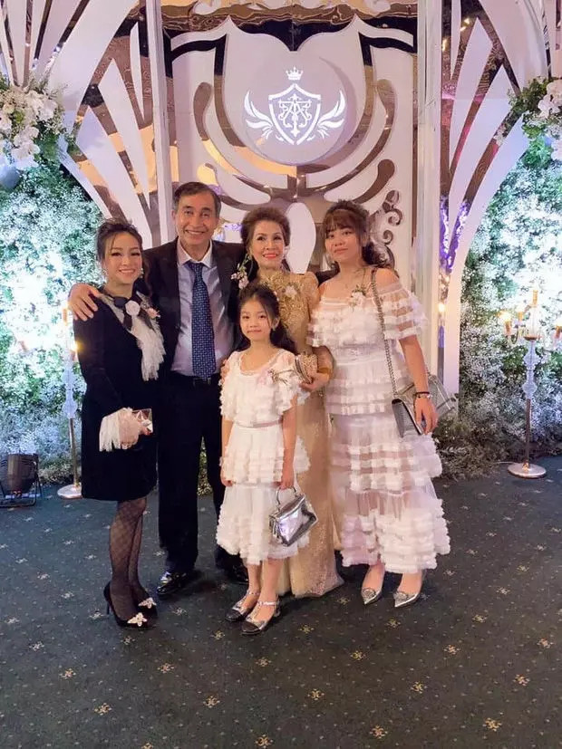 Cuộc sống kín tiếng của vợ cả Minh Nhựa nữ đại gia đình đám Sài thành