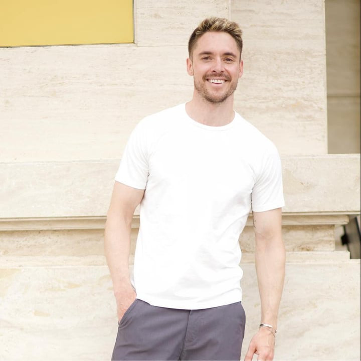 Chàng trai người Đức còn làm người mẫu ảnh.