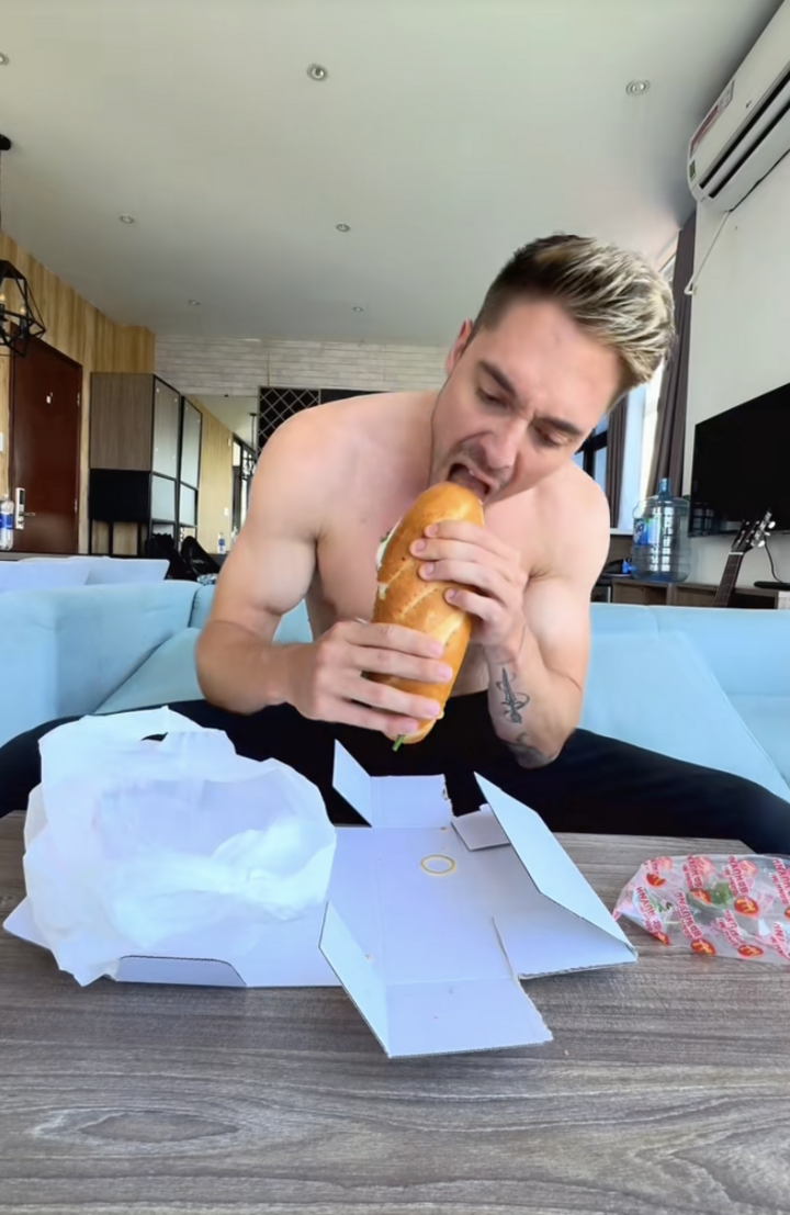 Chàng Tây ăn món Việt chuyên nghiệp nhất mạng xã hội - 7