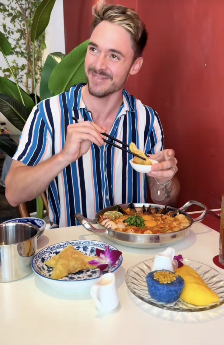 Chàng Tây ăn món Việt chuyên nghiệp nhất mạng xã hội - 4