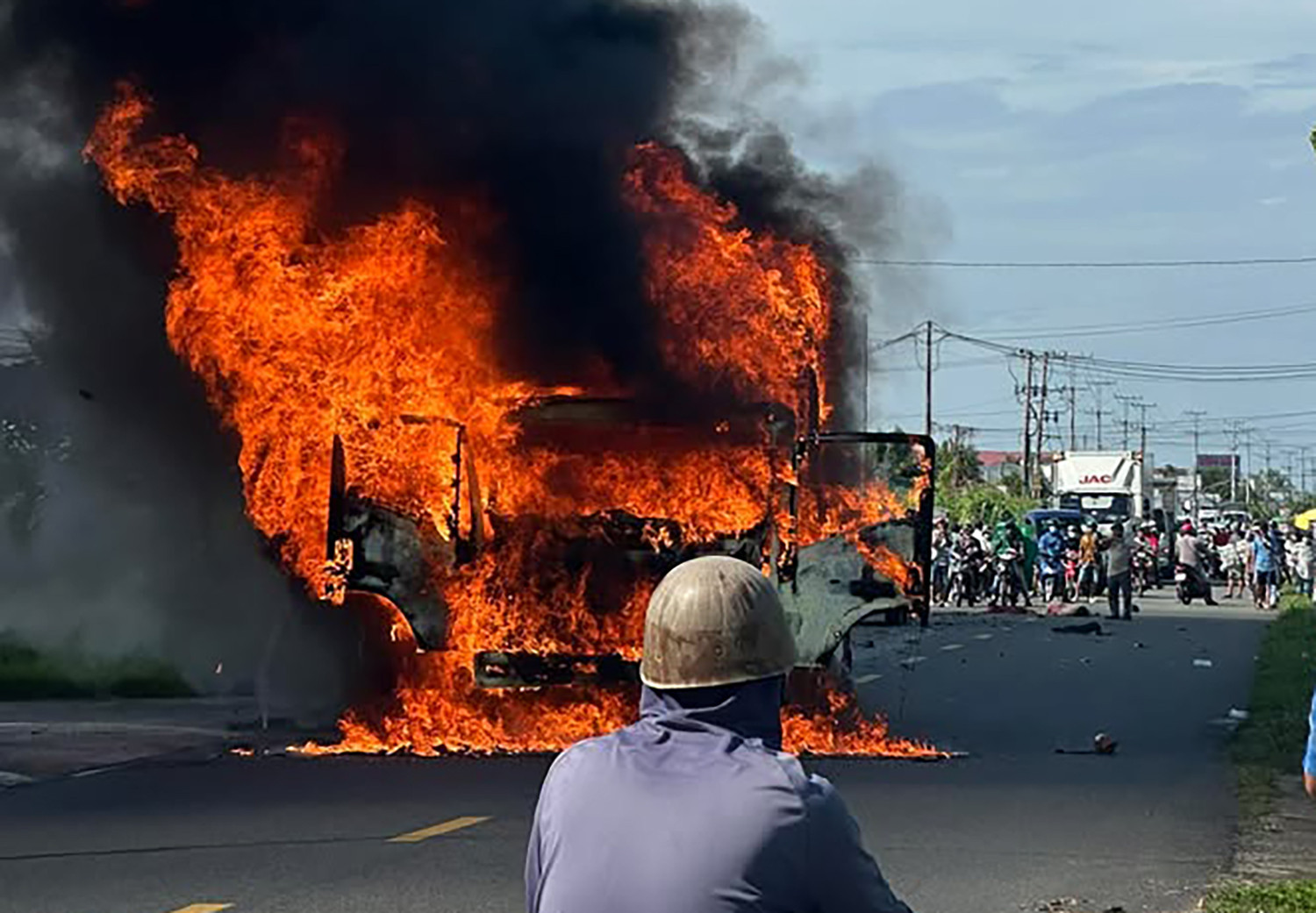 hiện trường tai nạn CM 2.jpg