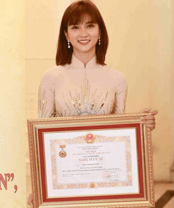 NSƯT Kim Tuyến với vẻ đẹp