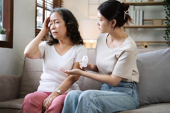 Cứ giận chồng con dâu tức tối gọi điện cho mẹ chồng trách móc đòi ly hôn