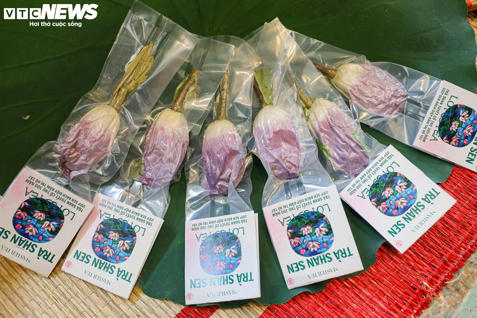 Loại trà đắt đỏ nhất Hà Nội, giá hơn 10 triệu đồng/kg được chế biến thế nào? - 18