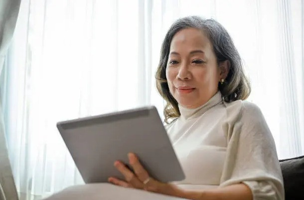 Mẹ U70 tặng nhà để được chăm sóc tuổi già, con gái quay lưng bán nhà trong lặng lẽ - Ảnh 1.