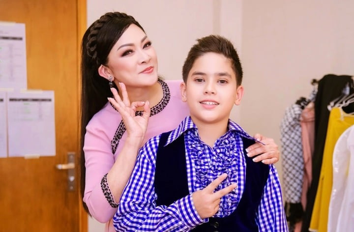 Shumo AG từng được Như Quỳnh mời biểu diễn tại liveshow.