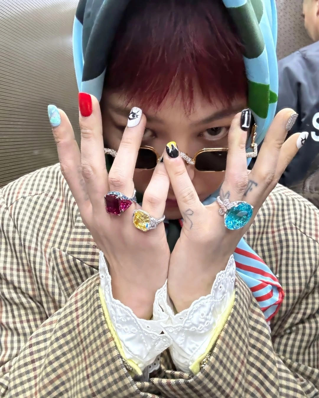 bo suu tap phu kien bac ty cua ong hoang k-pop g-dragon hinh anh 1