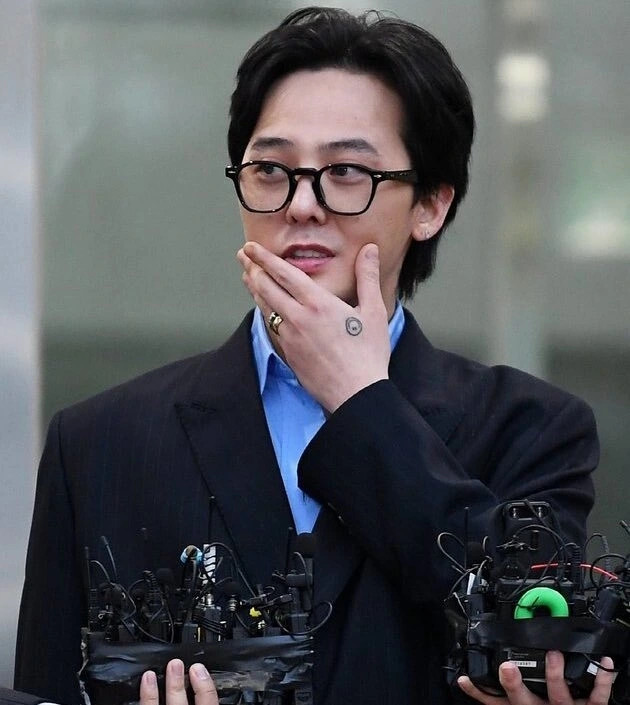 bo suu tap phu kien bac ty cua ong hoang k-pop g-dragon hinh anh 10