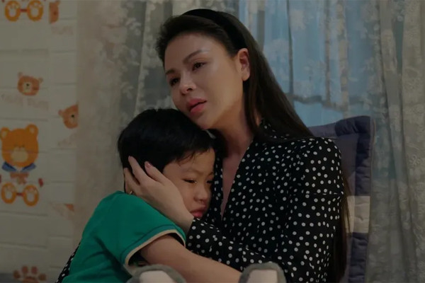Nữ chính phim 'Dịu dàng màu nắng' cảm thấy đau đầu vì bất đồng quan điểm với con trai - Ảnh 2.