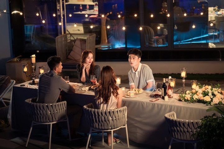 Cô lừa xin mỗi người một chiếc iPhone đời mới rồi bán chúng. (Ảnh: Shutterstock)