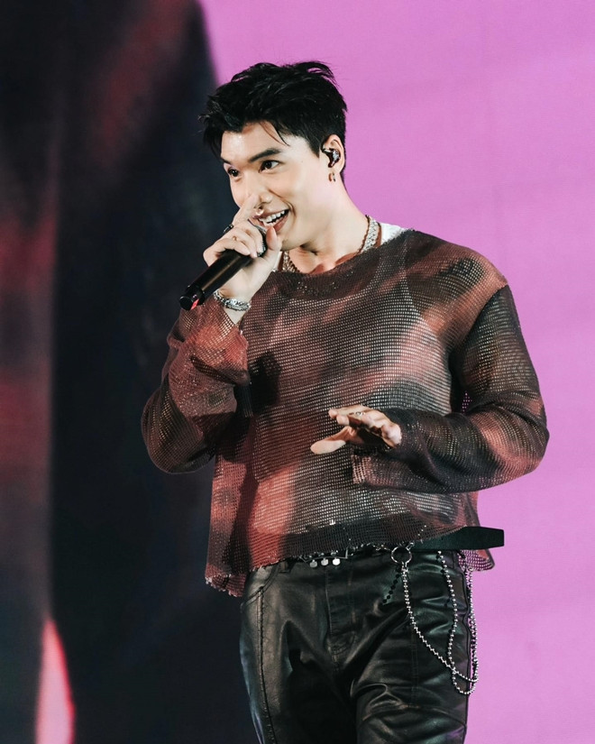 HIEUTHUHAI và những lần diện trang phục phi giới tính gây chú ý