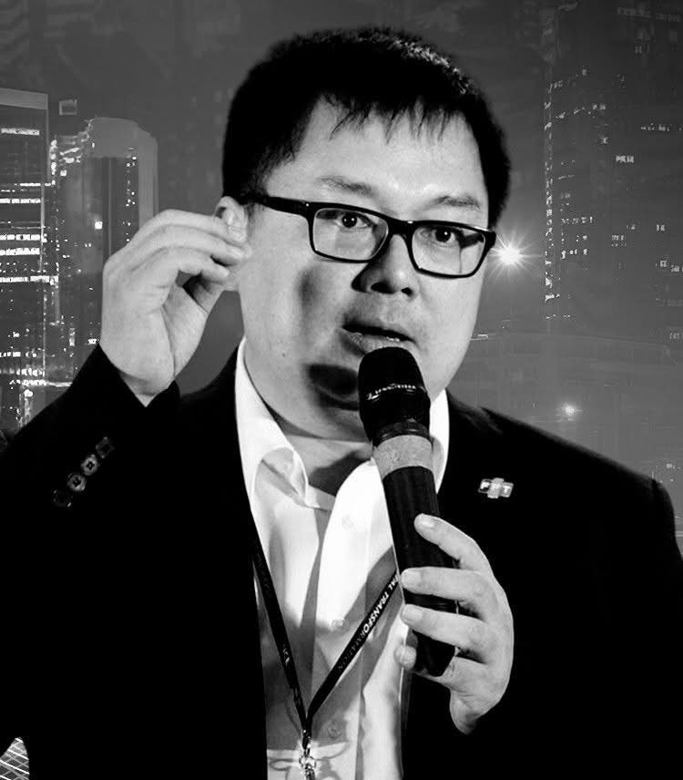 ong hoang nam tien.jpg