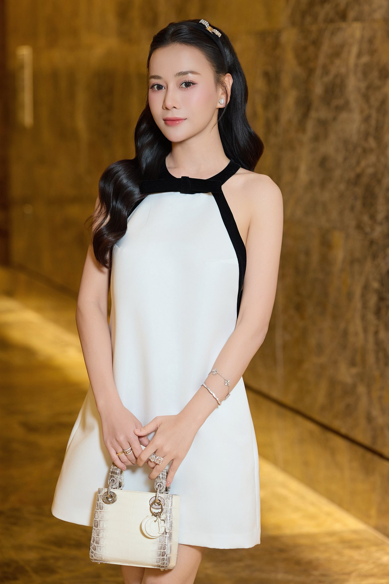 Phương Oanh chính thức trở lại phim ảnh, hé lộ người đứng sau hỗ trợ hết mình- Ảnh 3.