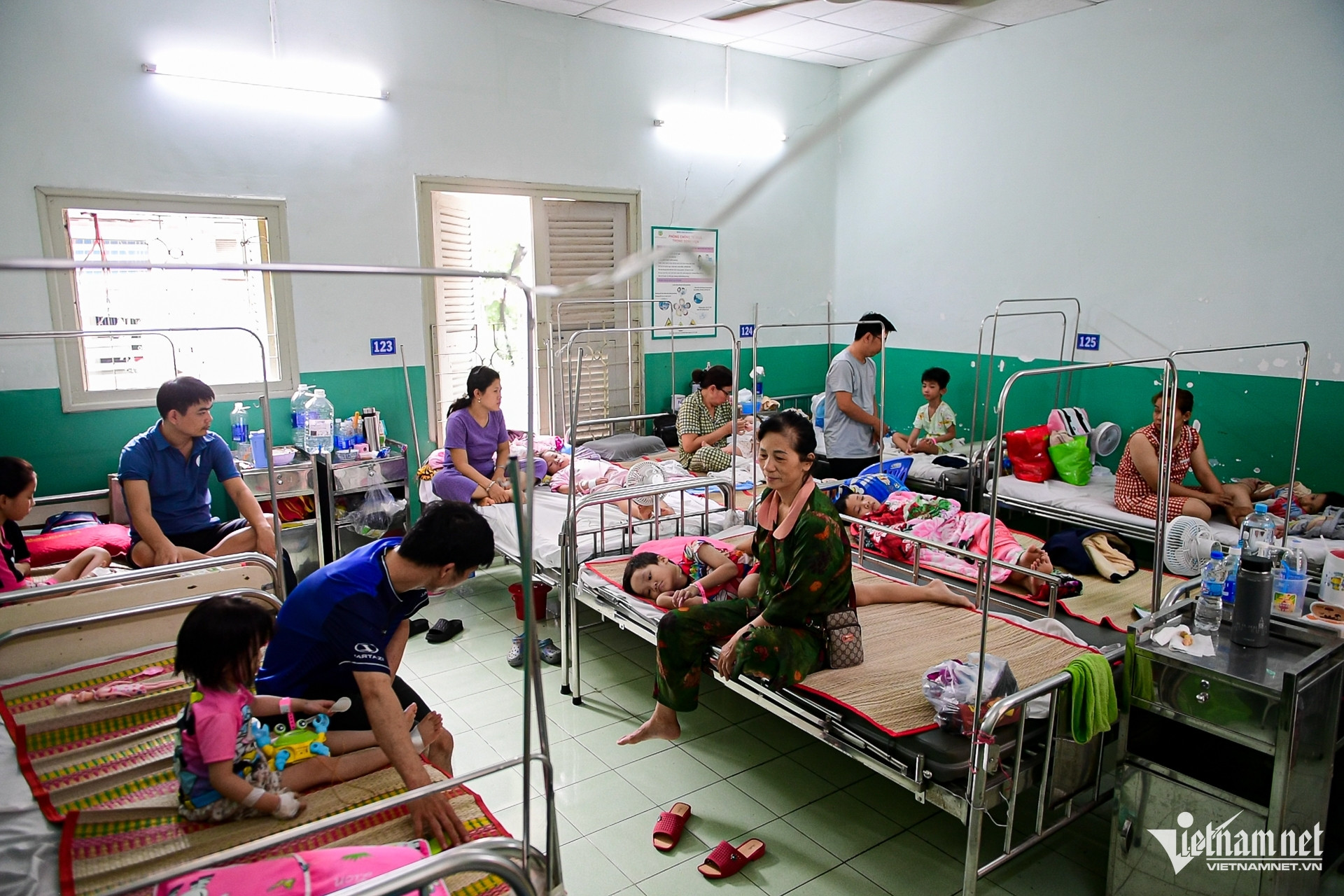 W-khám bệnh, sốt xuất huyết   Nguyễn Huế 15.jpg