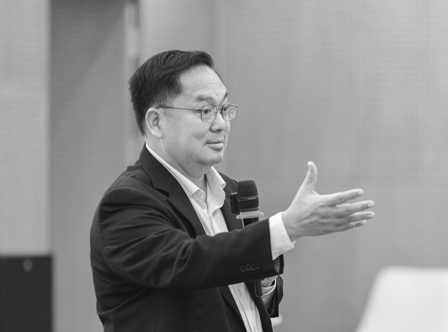 hoangnamtien1.jpg