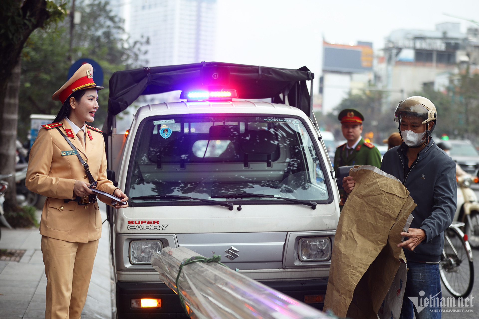 w xe cong kenh 8 copy 1 649.jpg