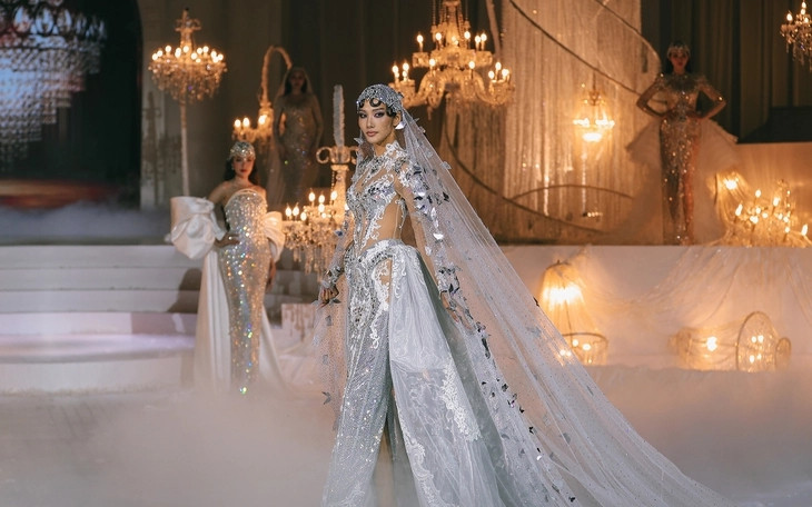 Hoàng Thùy sau 14 năm: Mở lòng giữa showbiz - Ảnh 3.