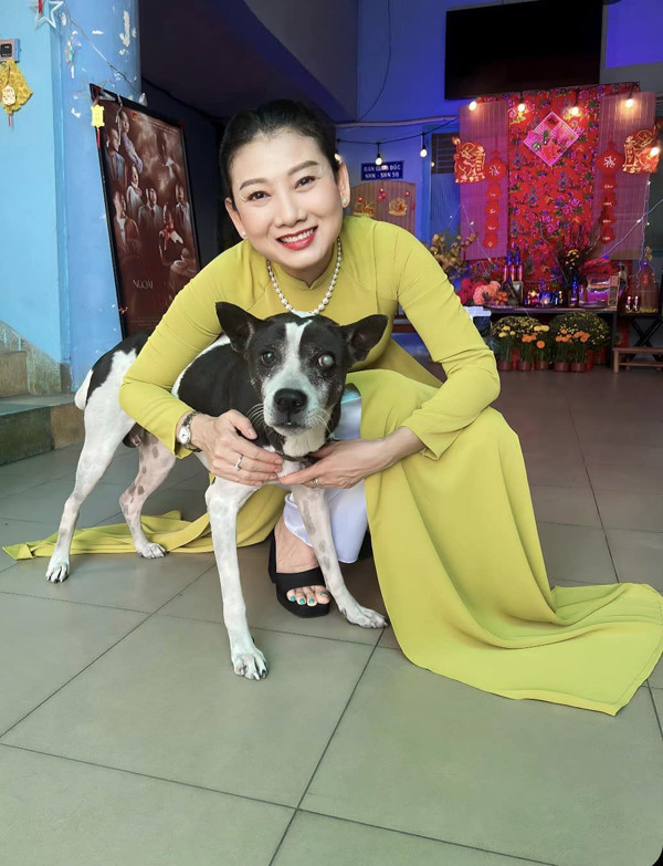 nsnd my uyen my nhan thap nien 90 u50 van doc than hinh 8 17509429885821700311641.jpg