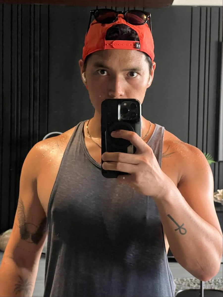 Ông xã Ngô Thanh Vân lộ diện sau 3 ngày lên chức già đi thấy rõ