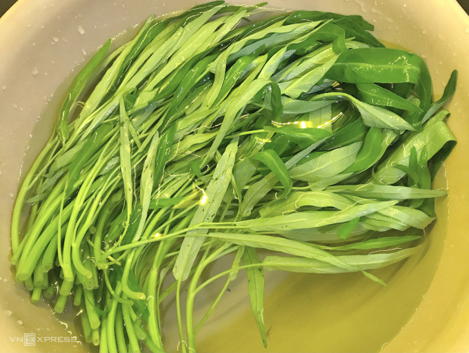 Shark Bình gây tranh cãi khi khoe được Phương Oanh đãi món 'rồng xanh búi tó'- Ảnh 10.