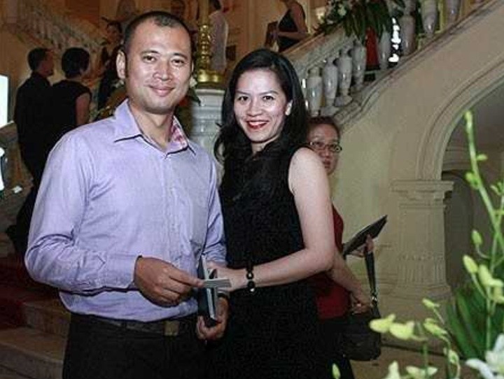 Hình ảnh hiếm hoi của Long Vũ và bà xã.