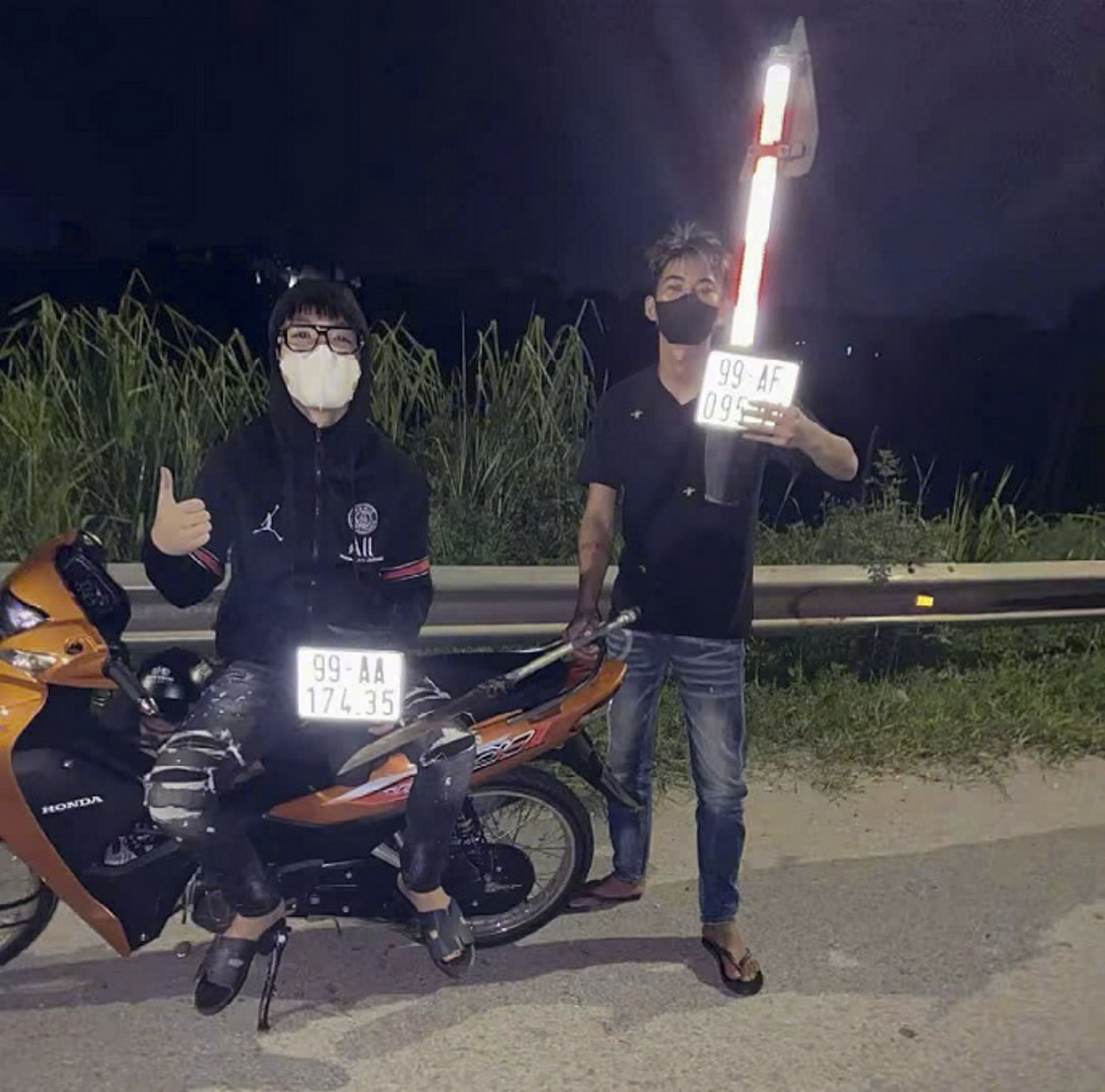 chặt biển số xe.JPG