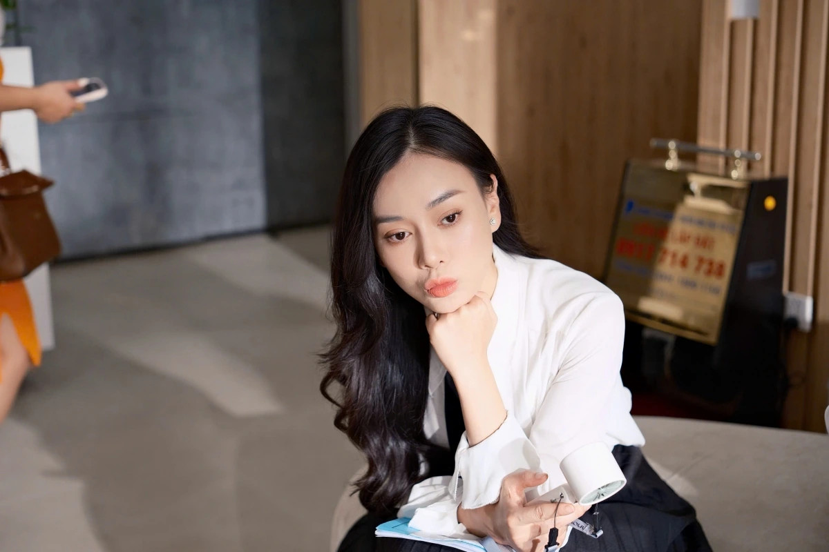 phuong oanh noi gi khi bi so sanh voi co giai cua ban goc 30 chua phai la het hinh anh 1