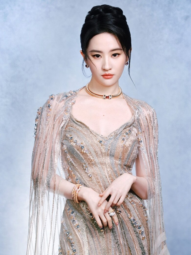 Vẻ đẹp không phai theo năm tháng của Lưu Diệc Phi ở tuổi U40