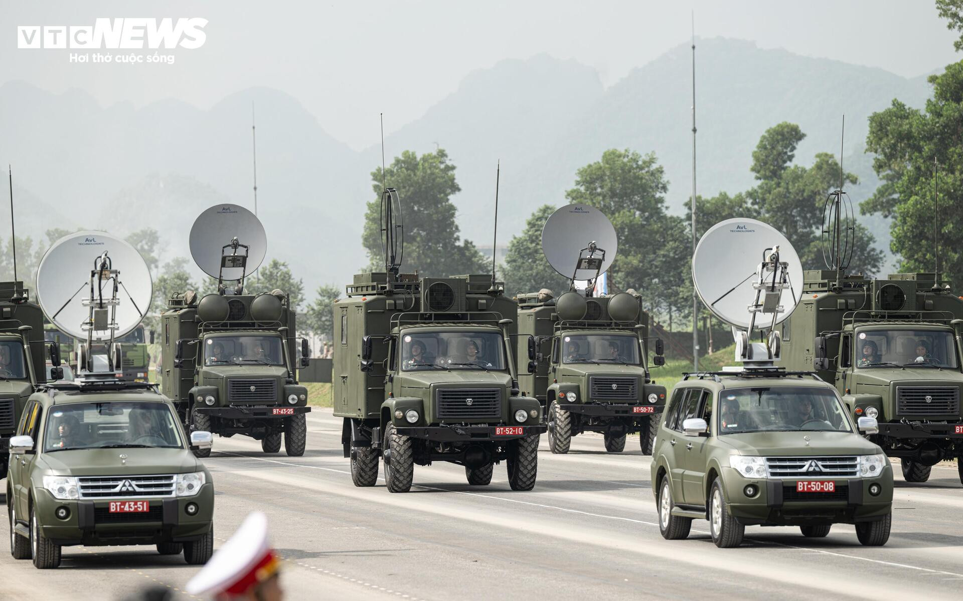 ‘Chiến binh thép’ chống khủng bố lần đầu hợp luyện diễu binh mừng Quốc khánh 2/9 - 19