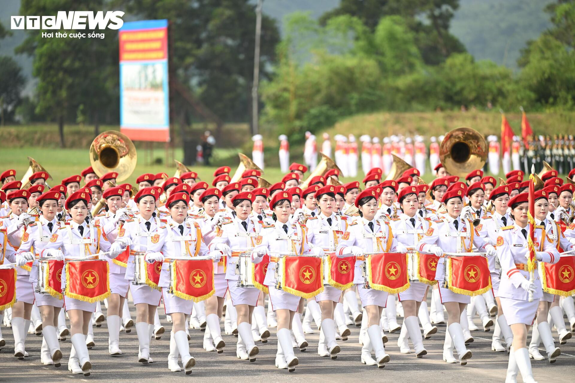 ‘Chiến binh thép’ chống khủng bố lần đầu hợp luyện diễu binh mừng Quốc khánh 2/9 - 13