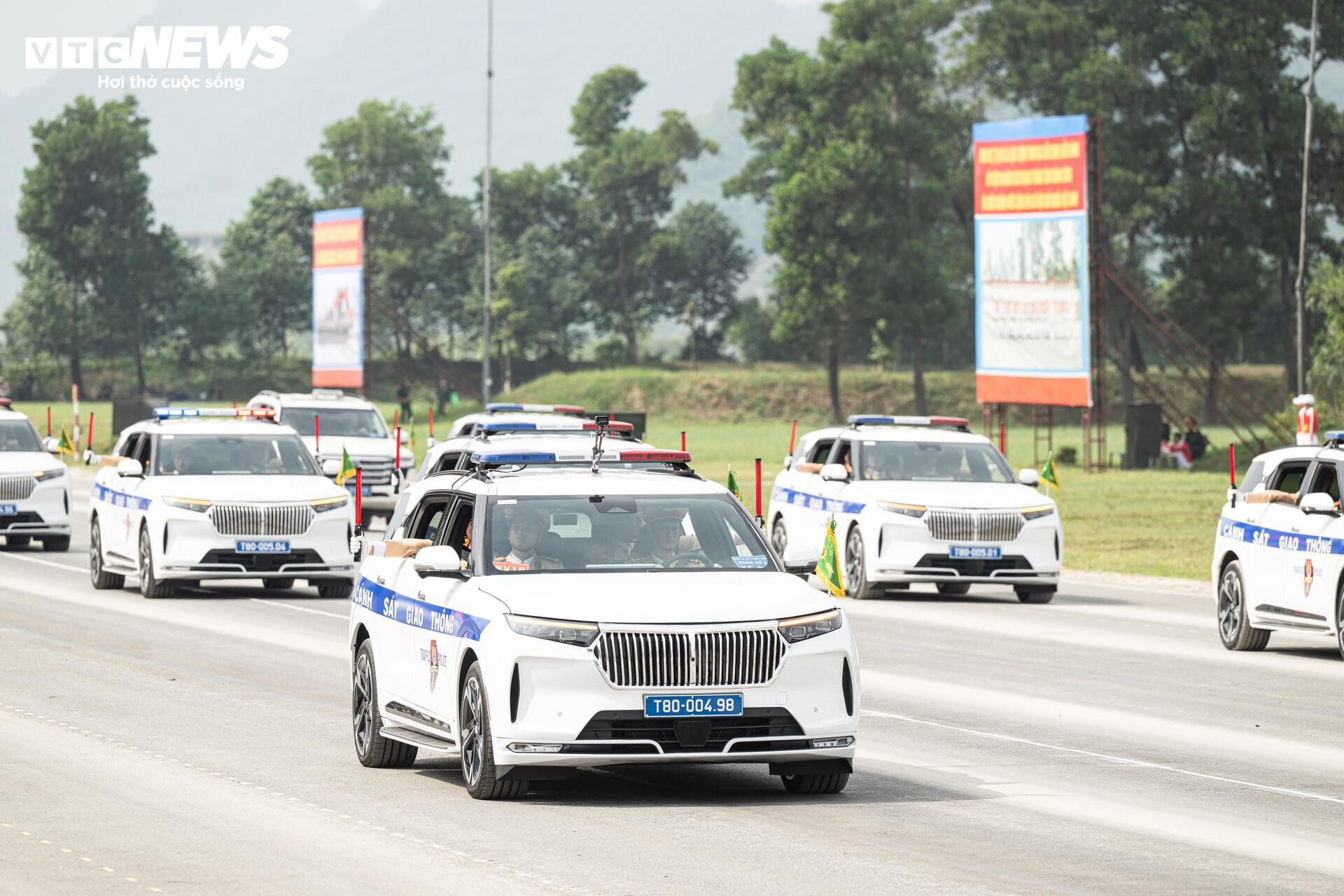 ‘Chiến binh thép’ chống khủng bố lần đầu hợp luyện diễu binh mừng Quốc khánh 2/9 - 10