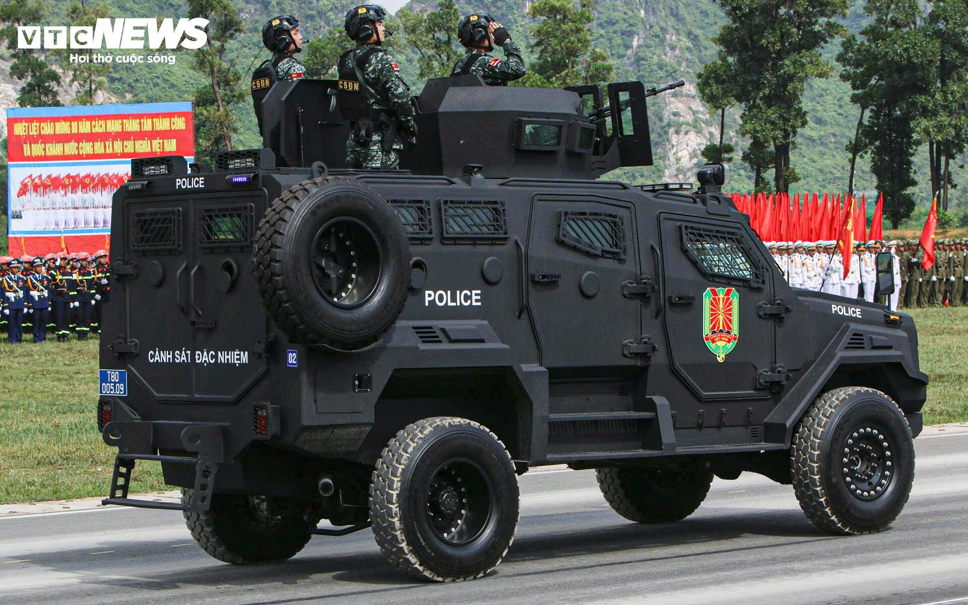 ‘Chiến binh thép’ chống khủng bố lần đầu hợp luyện diễu binh mừng Quốc khánh 2/9 - 5