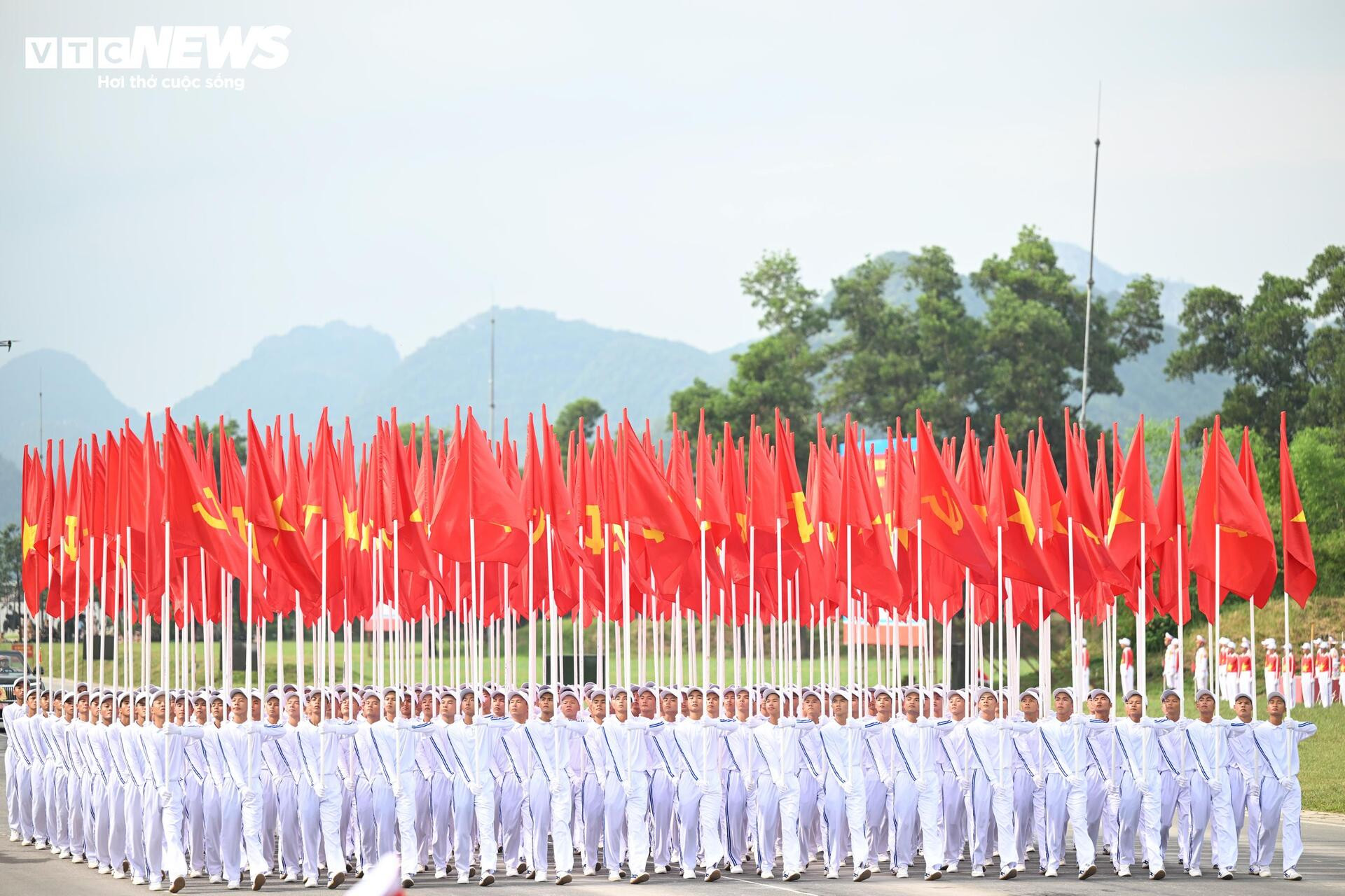 ‘Chiến binh thép’ chống khủng bố lần đầu hợp luyện diễu binh mừng Quốc khánh 2/9 - 12