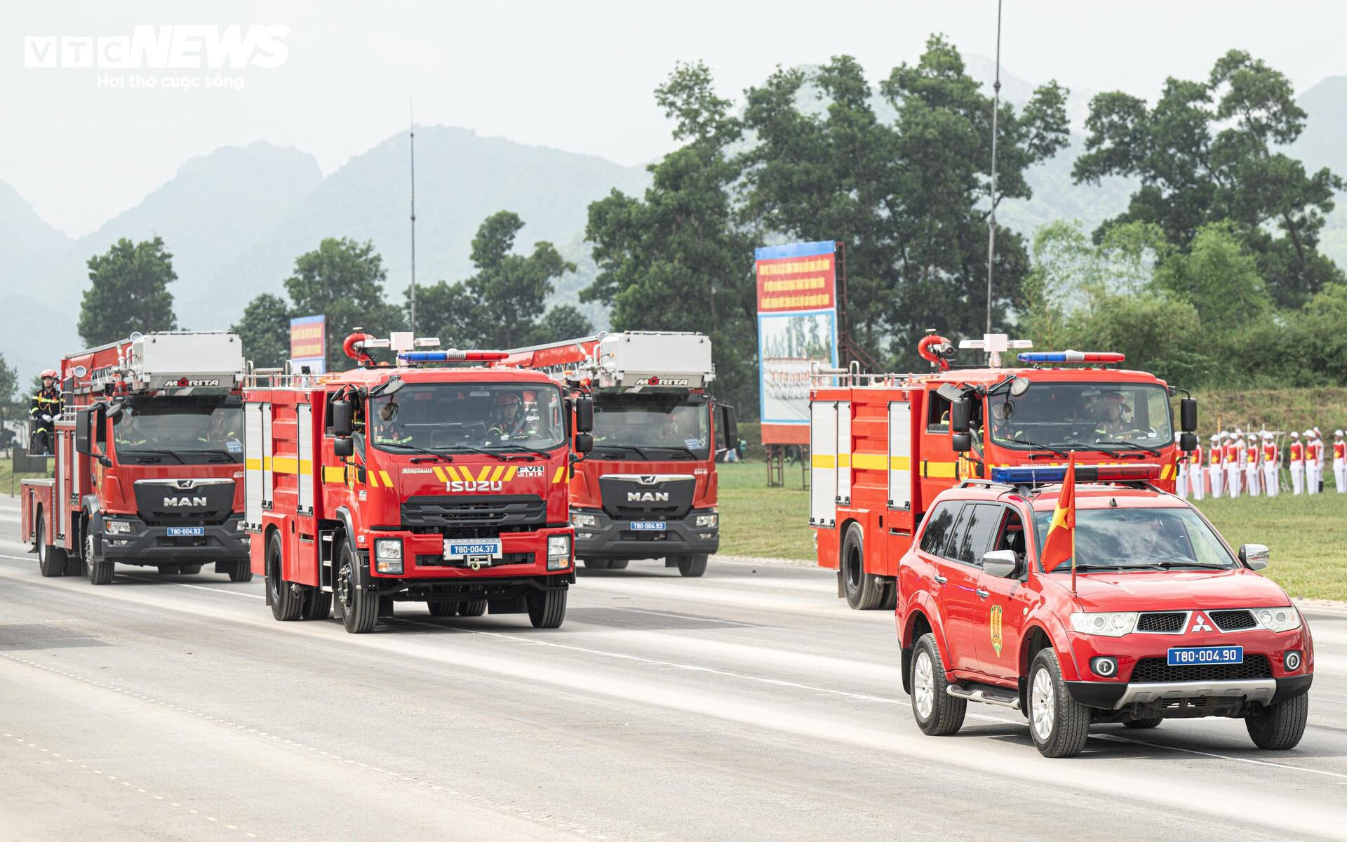 ‘Chiến binh thép’ chống khủng bố lần đầu hợp luyện diễu binh mừng Quốc khánh 2/9 - 9