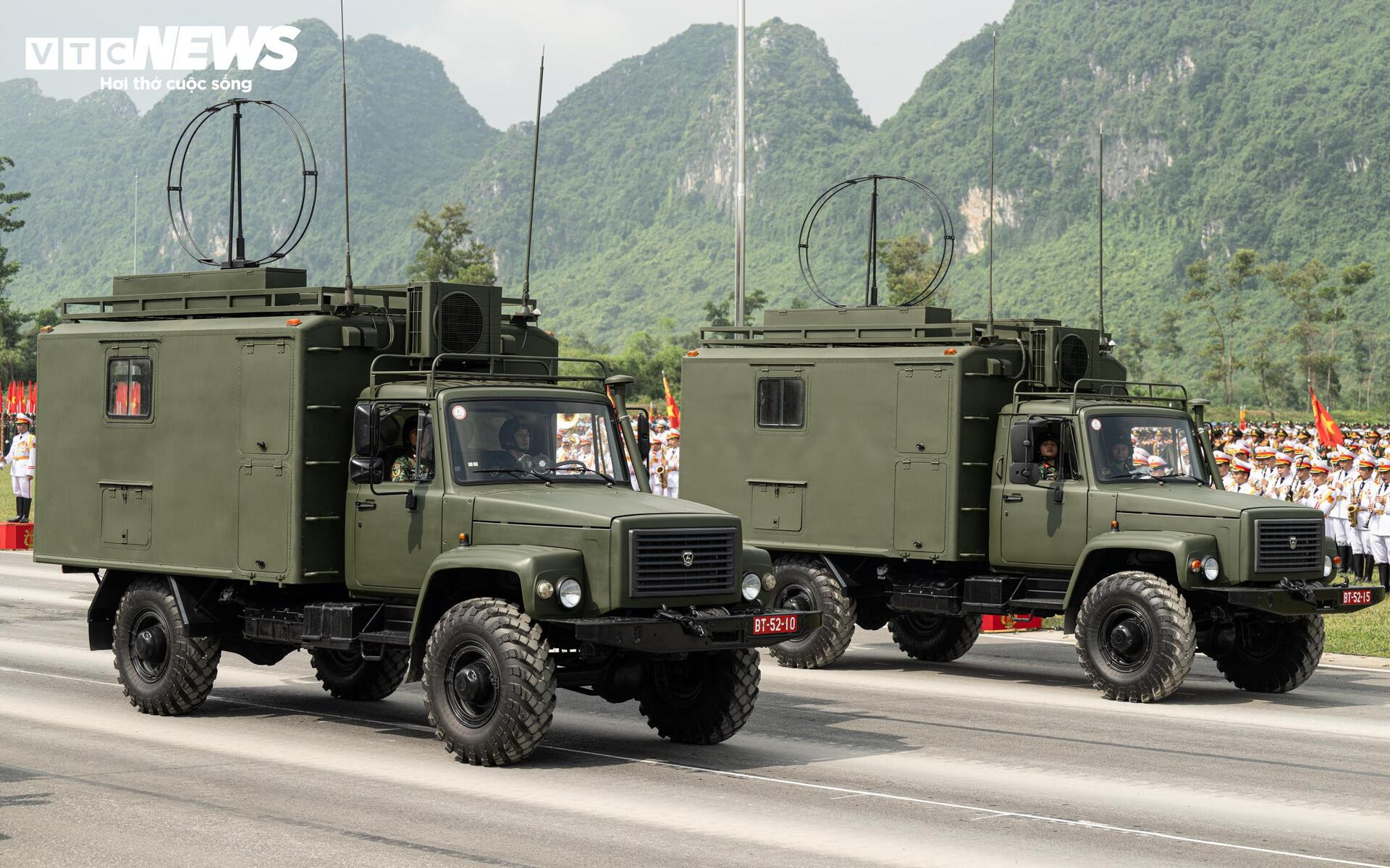 ‘Chiến binh thép’ chống khủng bố lần đầu hợp luyện diễu binh mừng Quốc khánh 2/9 - 18