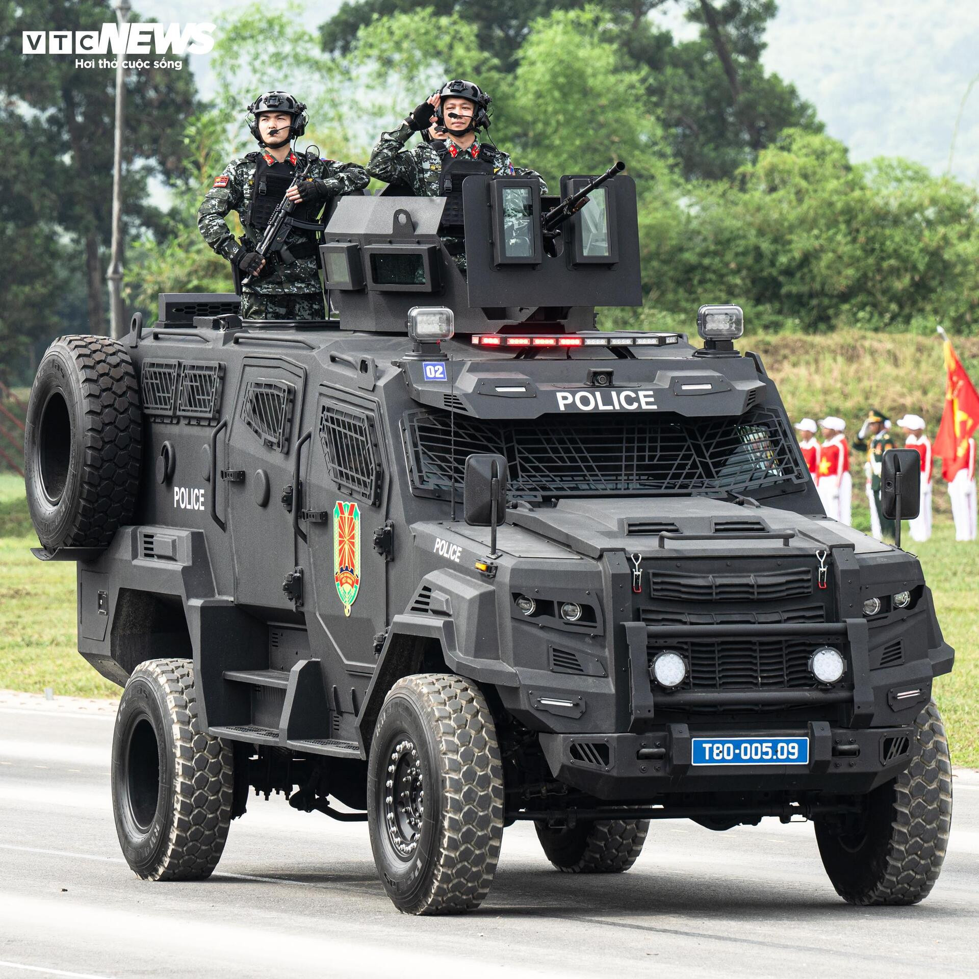 ‘Chiến binh thép’ chống khủng bố lần đầu hợp luyện diễu binh mừng Quốc khánh 2/9 - 3