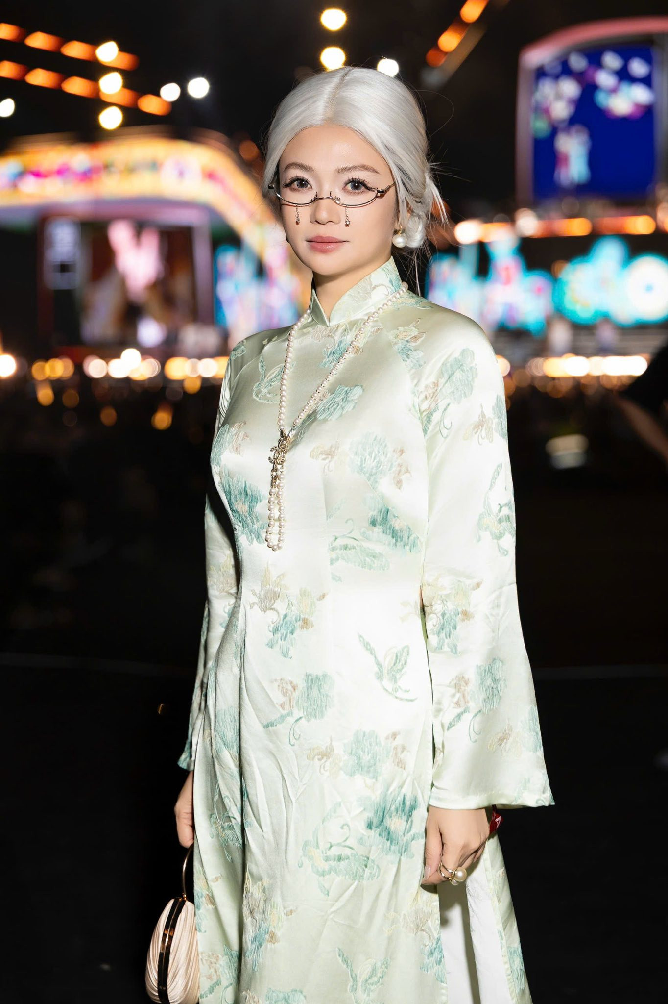 Nữ diễn viên VTV quê Thái Nguyên gây bất ngờ với tạo hình 'bà già slay'- Ảnh 3.