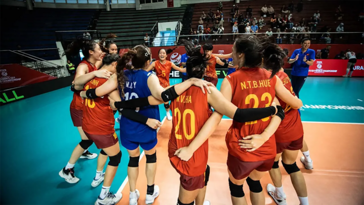 Đội tuyển bóng chuyền nữ U21 Việt Nam tiếp tục thi đấu tại giải thế giới sau khi nhận án phạt.