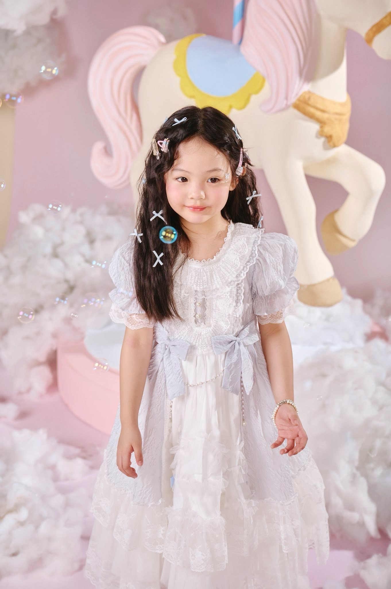 Cường Đôla đưa con