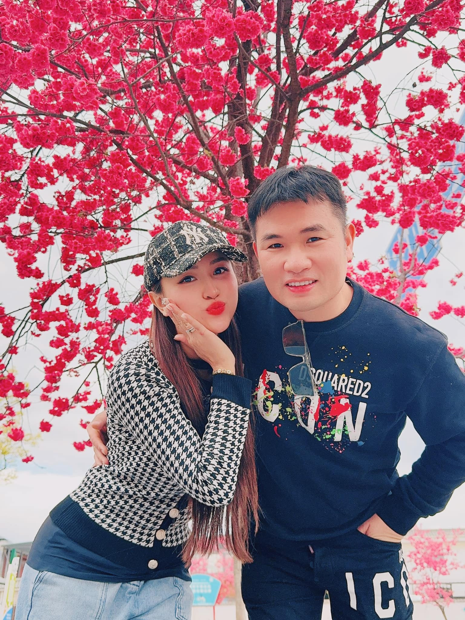 Cựu MC 'Đường lên đỉnh Olympia' suýt bị câm vì bệnh tật, mạnh mẽ vượt qua và có cuôc sống 'nở hoa' - Ảnh 3.