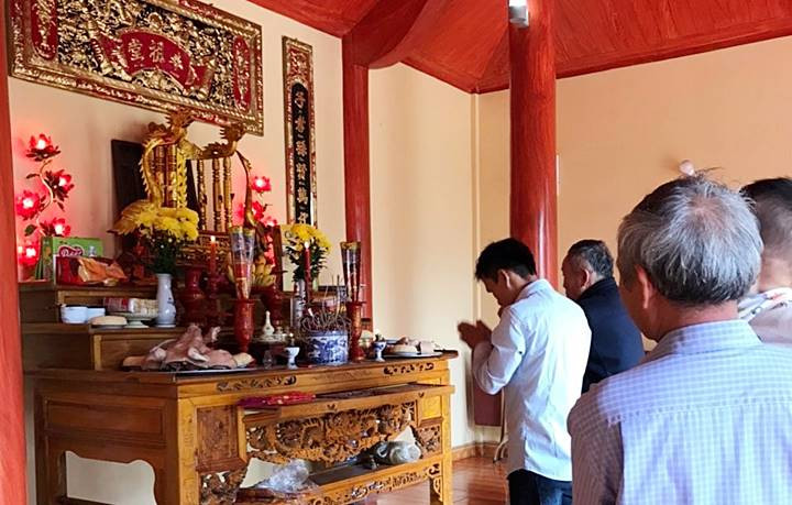 Khi khấn tổ tiên, thần linh, chúng ta nên khấn thành tiếng hay chỉ đọc thầm trong lòng? - Ảnh 3.