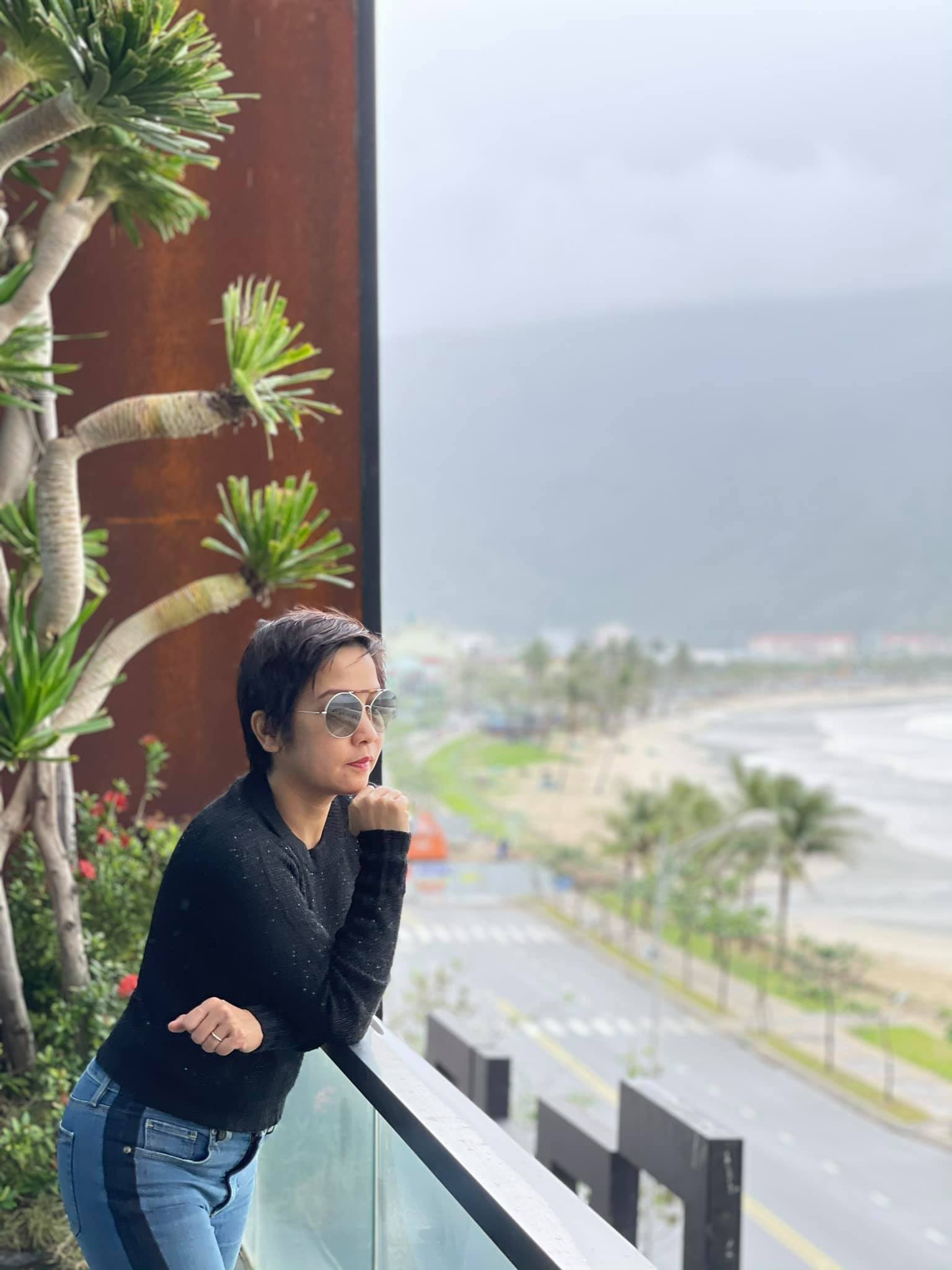 Mặt mộc tuổi trung niên của diva Mỹ Linh - Ảnh 10.