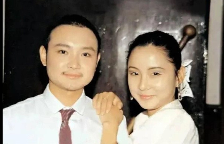 Âu Dương Phấn Cường và bà xã.