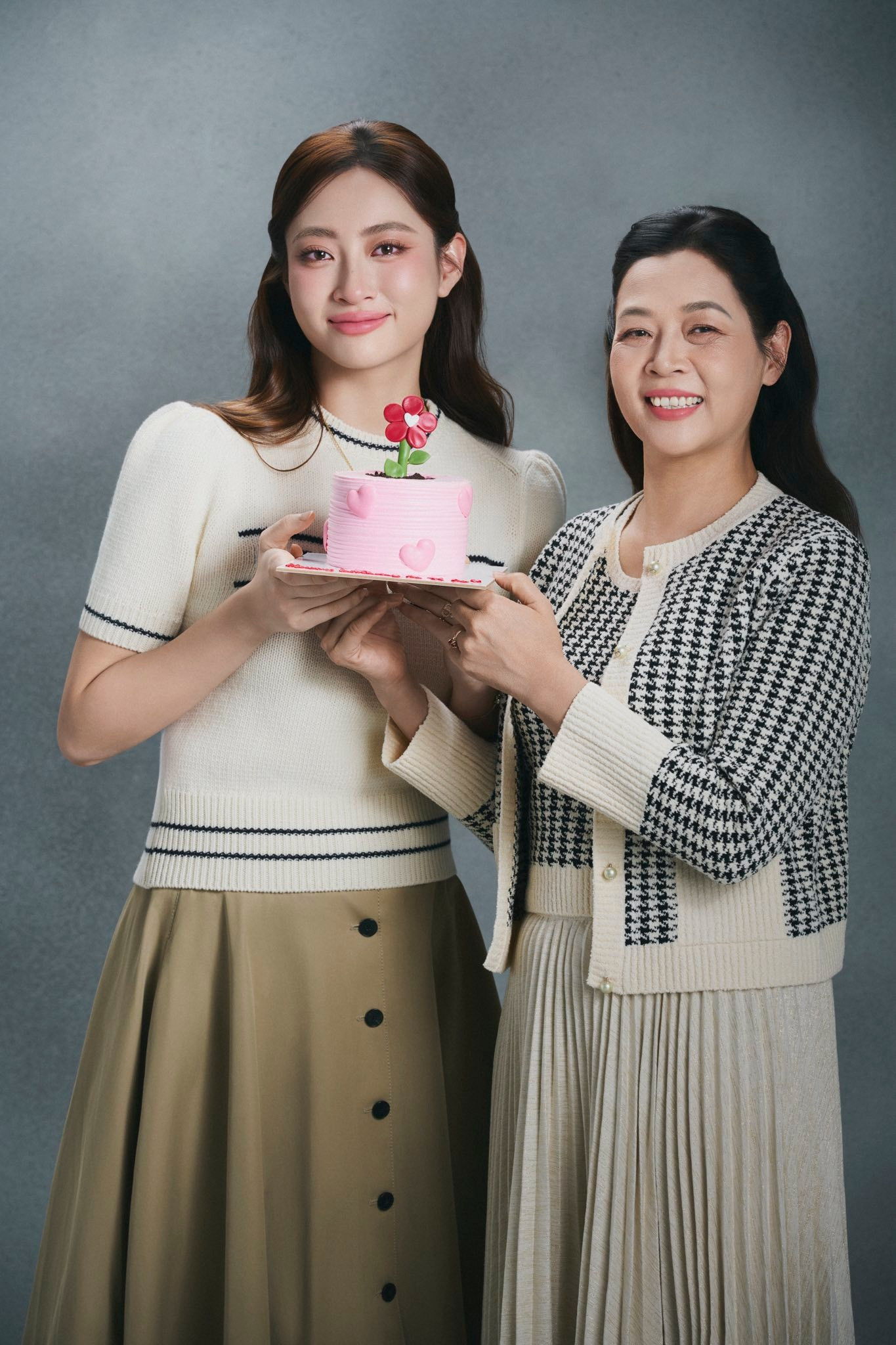 Chân dung mẹ đẻ Hoa hậu Lương Thùy Linh- Ảnh 4.