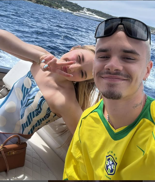 Ngỡ ngàng trước nhan sắc hiện tại của con gái út nhà Beckham - Ảnh 4.