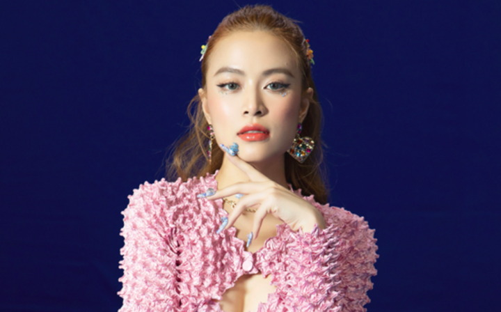 Nói về chuyện tình cảm, Hoàng Thuỳ Linh từng cho biết cô đang hạnh phúc.