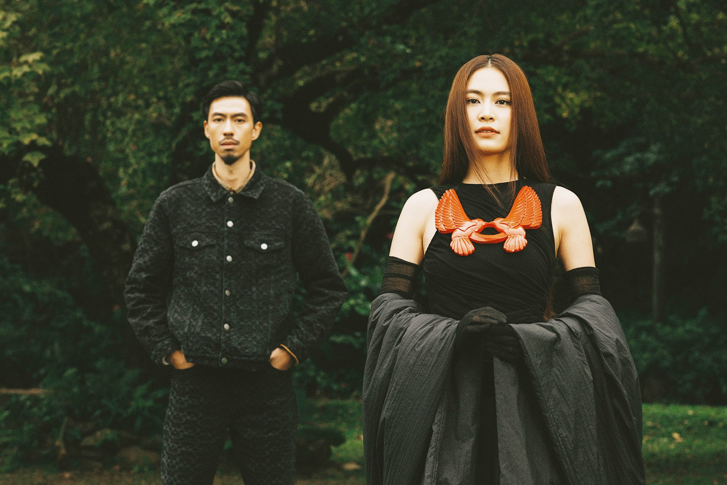 Đen Vâu  Hoàng Thùy Linh Từ hẹn hò kín tiếng tới bí mật kết hôn có con