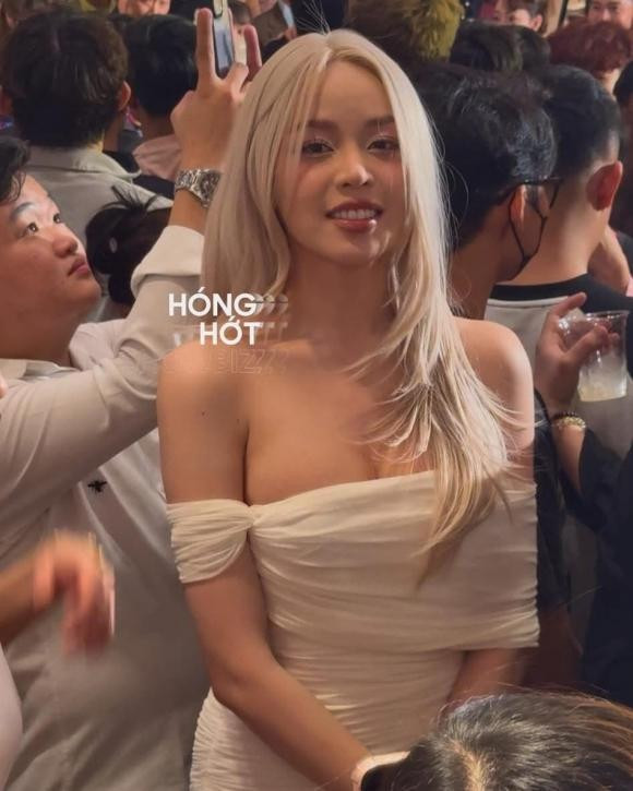 Hoa hậu Thanh Thủy  sau nhiều lần bị mái tóc phong ấn nhan sắc