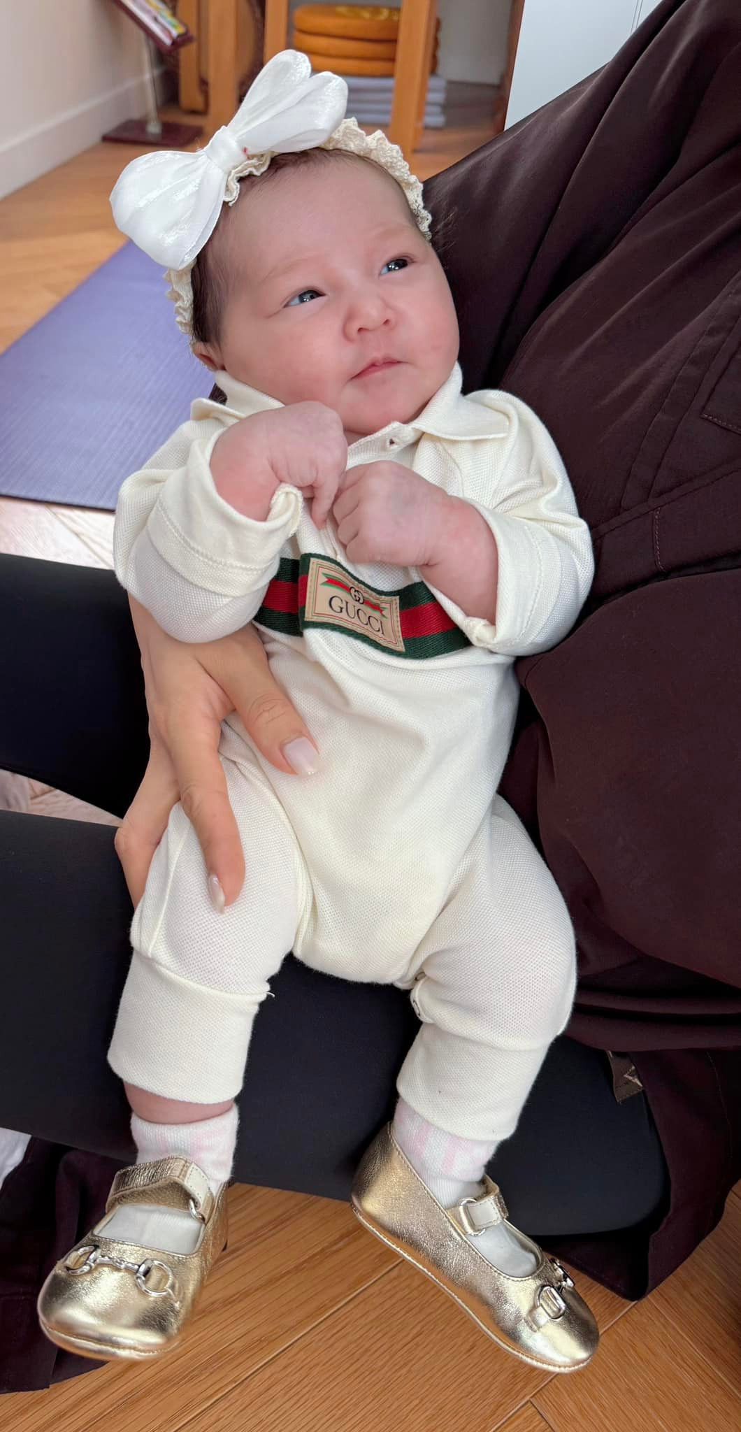 Hai nhóc tỳ nhà diễn viên Chi Bảo gây sốt nhờ vẻ ngoài tựa thiên thần nhí